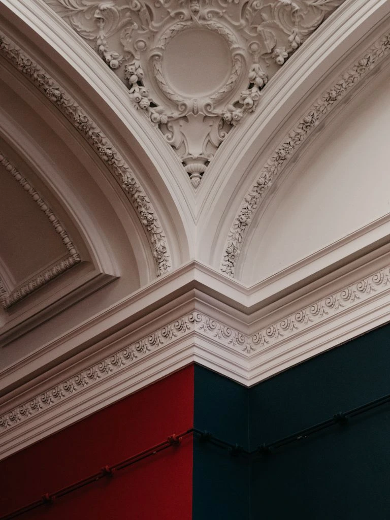 A plaster-in recessed system integrated into a gallery ceiling.